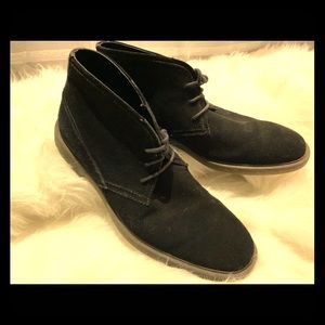 Calvin Klein Men's Suede Chukka Boot 9M